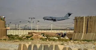 চার বছর আগে আফগানিস্তানে ছেড়ে যাওয়া বিমানঘাঁটিতে কেন ফিরতে চান ট্রাম্প?